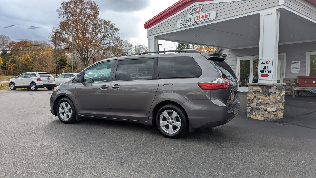 Toyota Sienna LE FWD 8-Passenger V6 2015 Toyota Sienna LE FWD 8-Passenger V6 2015
