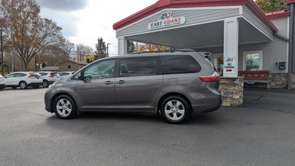Toyota Sienna LE FWD 8-Passenger V6 2015 Toyota Sienna LE FWD 8-Passenger V6 2015