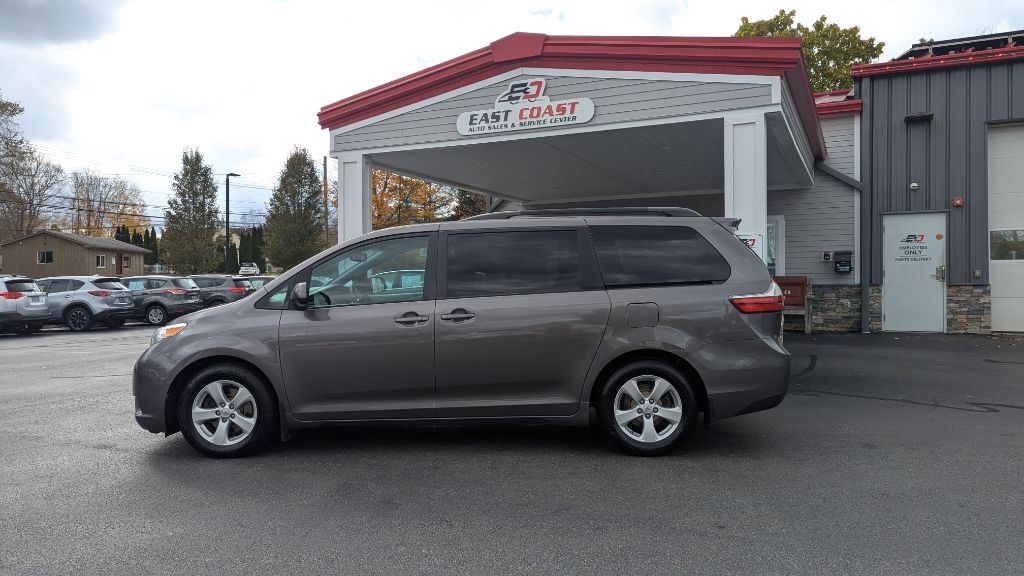 Toyota Sienna LE FWD 8-Passenger V6 2015 Toyota Sienna LE FWD 8-Passenger V6 2015