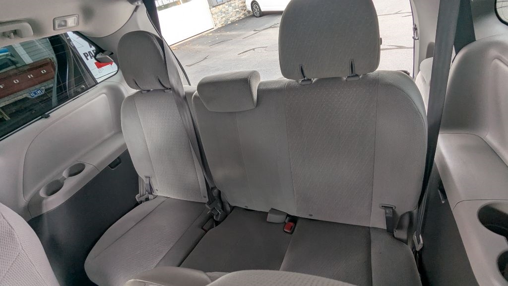 Toyota Sienna LE FWD 8-Passenger V6 2015 Toyota Sienna LE FWD 8-Passenger V6 2015