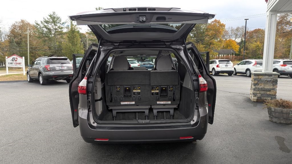 Toyota Sienna LE FWD 8-Passenger V6 2015 Toyota Sienna LE FWD 8-Passenger V6 2015