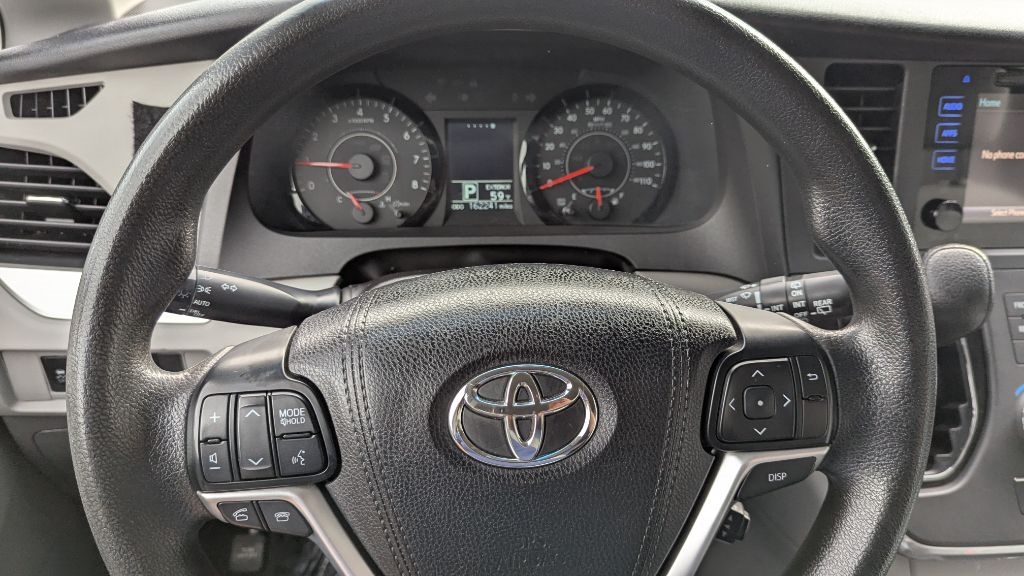 Toyota Sienna LE FWD 8-Passenger V6 2015 Toyota Sienna LE FWD 8-Passenger V6 2015