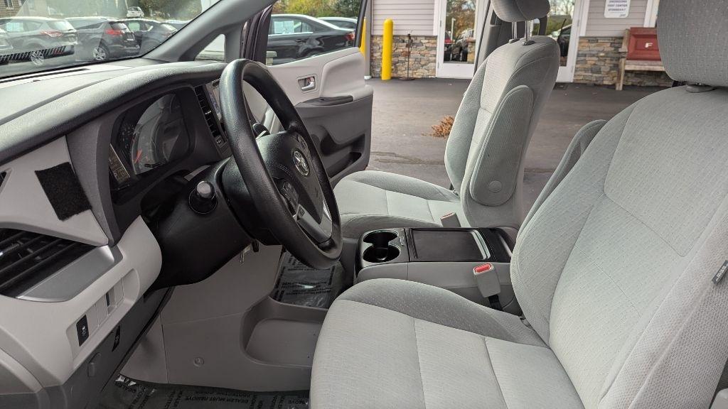 Toyota Sienna LE FWD 8-Passenger V6 2015