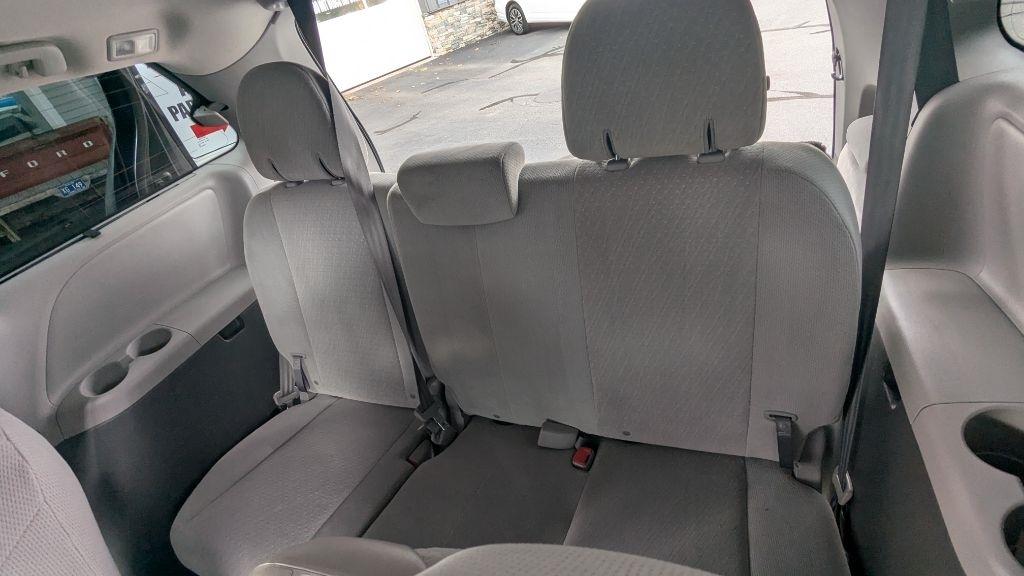 Toyota Sienna LE FWD 8-Passenger V6 2015