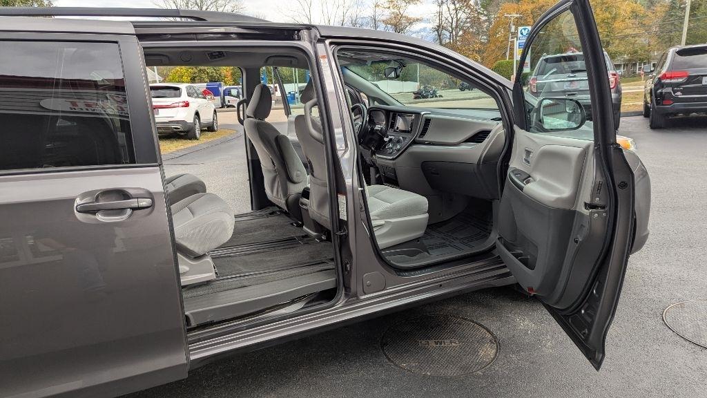 Toyota Sienna LE FWD 8-Passenger V6 2015