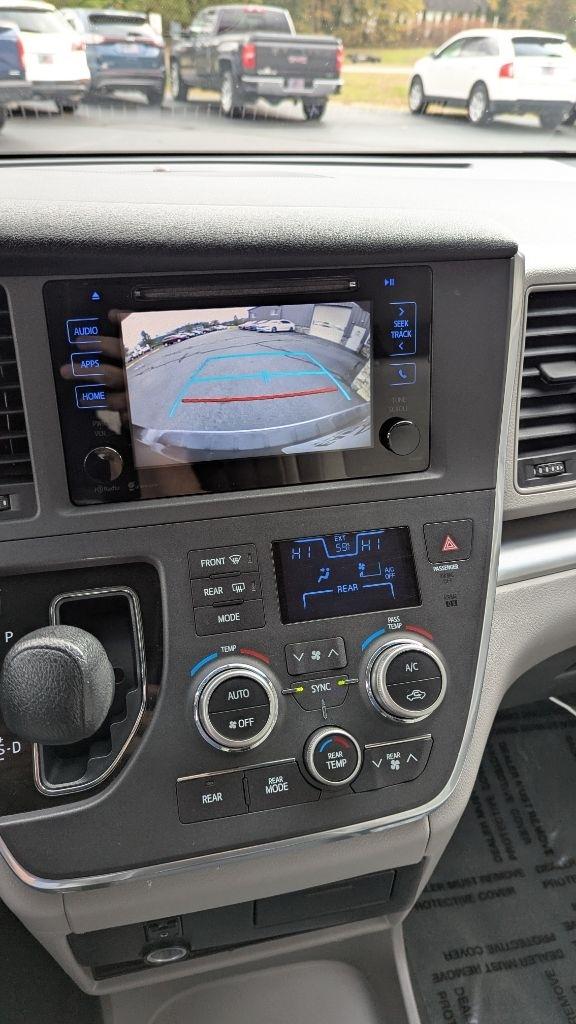 Toyota Sienna LE FWD 8-Passenger V6 2015