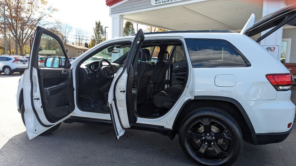 Jeep Grand Cherokee Laredo 4WD 2019 Jeep Grand Cherokee Laredo 4WD 2019