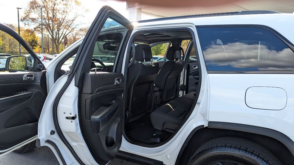 Jeep Grand Cherokee Laredo 4WD 2019 Jeep Grand Cherokee Laredo 4WD 2019