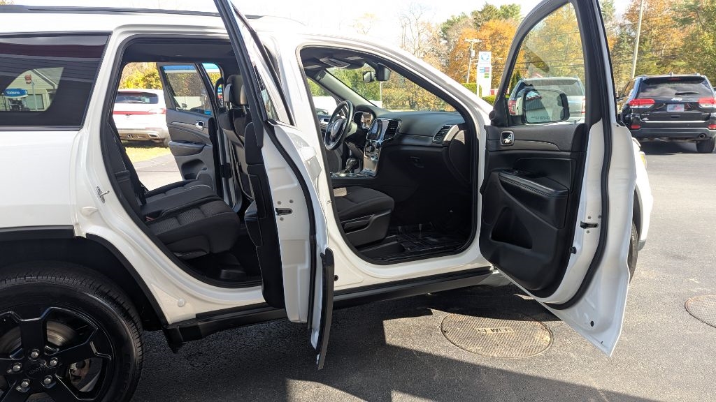 Jeep Grand Cherokee Laredo 4WD 2019 Jeep Grand Cherokee Laredo 4WD 2019