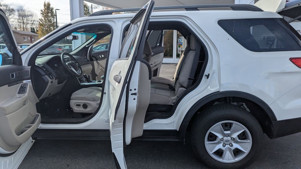 Ford Explorer XLS 4WD 2011 Ford Explorer XLS 4WD 2011