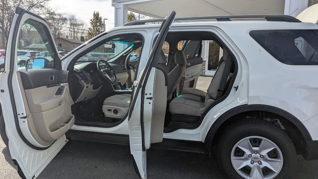 Ford Explorer XLS 4WD 2011 Ford Explorer XLS 4WD 2011