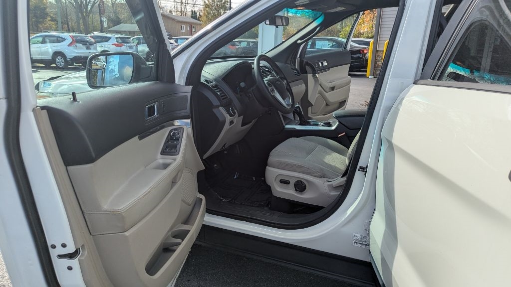 Ford Explorer XLS 4WD 2011 Ford Explorer XLS 4WD 2011