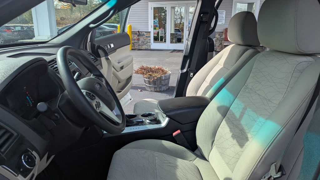 Ford Explorer XLS 4WD 2011 Ford Explorer XLS 4WD 2011