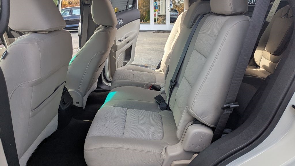 Ford Explorer XLS 4WD 2011 Ford Explorer XLS 4WD 2011