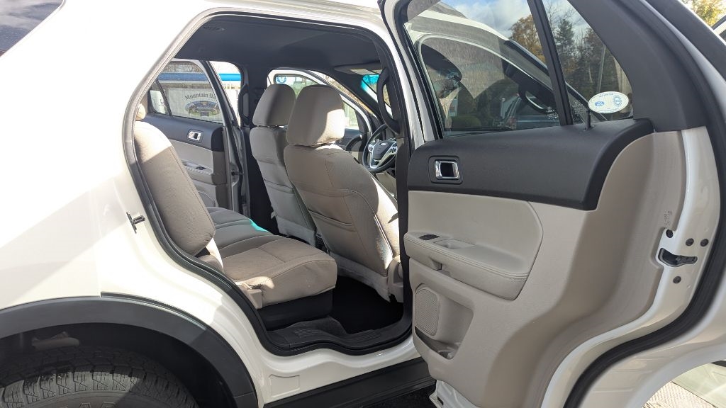 Ford Explorer XLS 4WD 2011 Ford Explorer XLS 4WD 2011