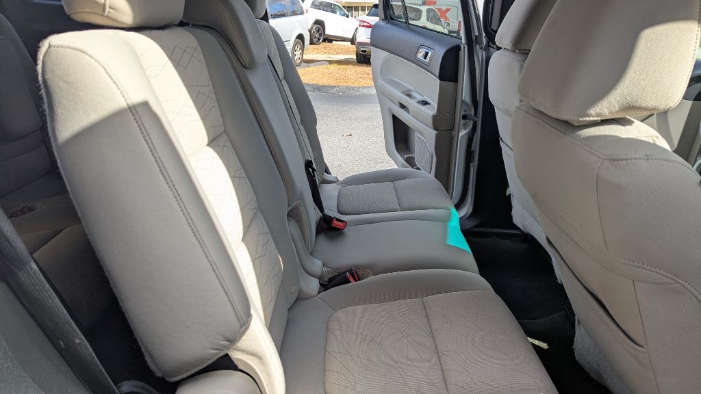 Ford Explorer XLS 4WD 2011 Ford Explorer XLS 4WD 2011