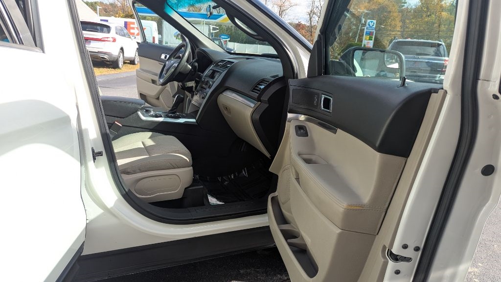 Ford Explorer XLS 4WD 2011 Ford Explorer XLS 4WD 2011