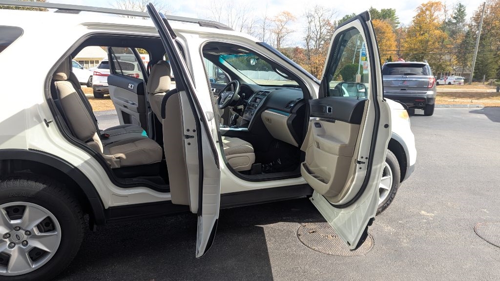 Ford Explorer XLS 4WD 2011 Ford Explorer XLS 4WD 2011