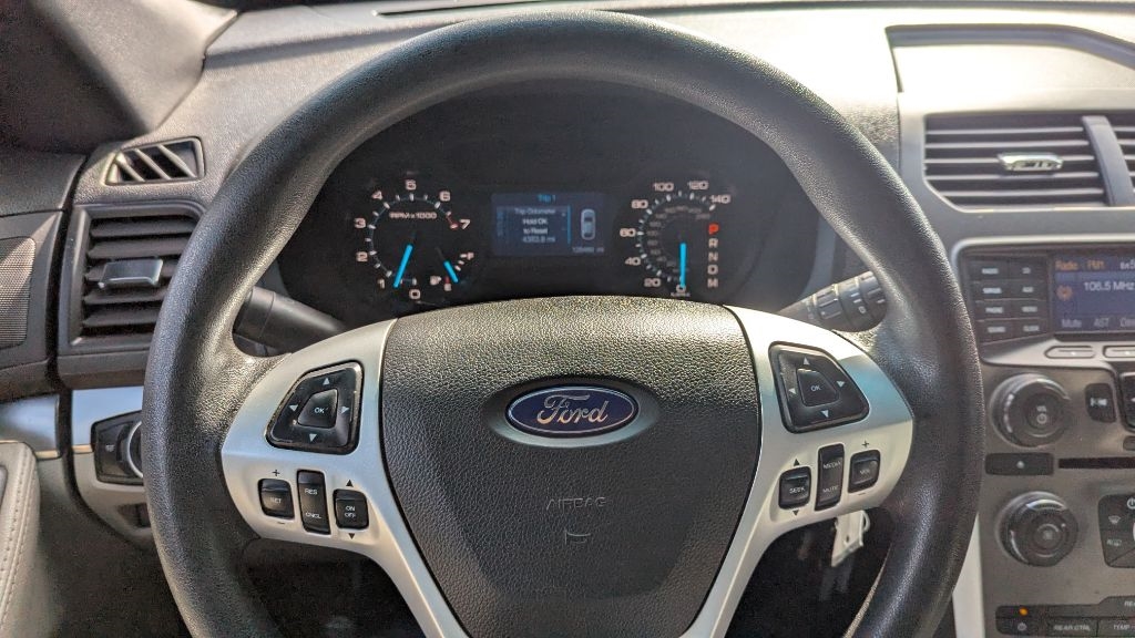 Ford Explorer XLS 4WD 2011 Ford Explorer XLS 4WD 2011