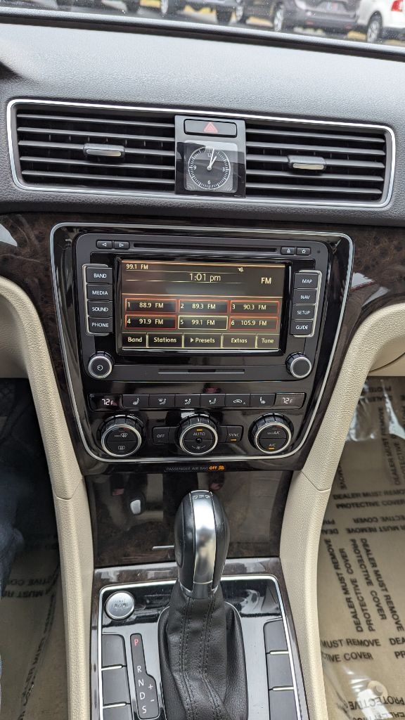 Volkswagen Passat 2.0L TDI SEL Premium 2014 Volkswagen Passat 2.0L TDI SEL Premium 2014