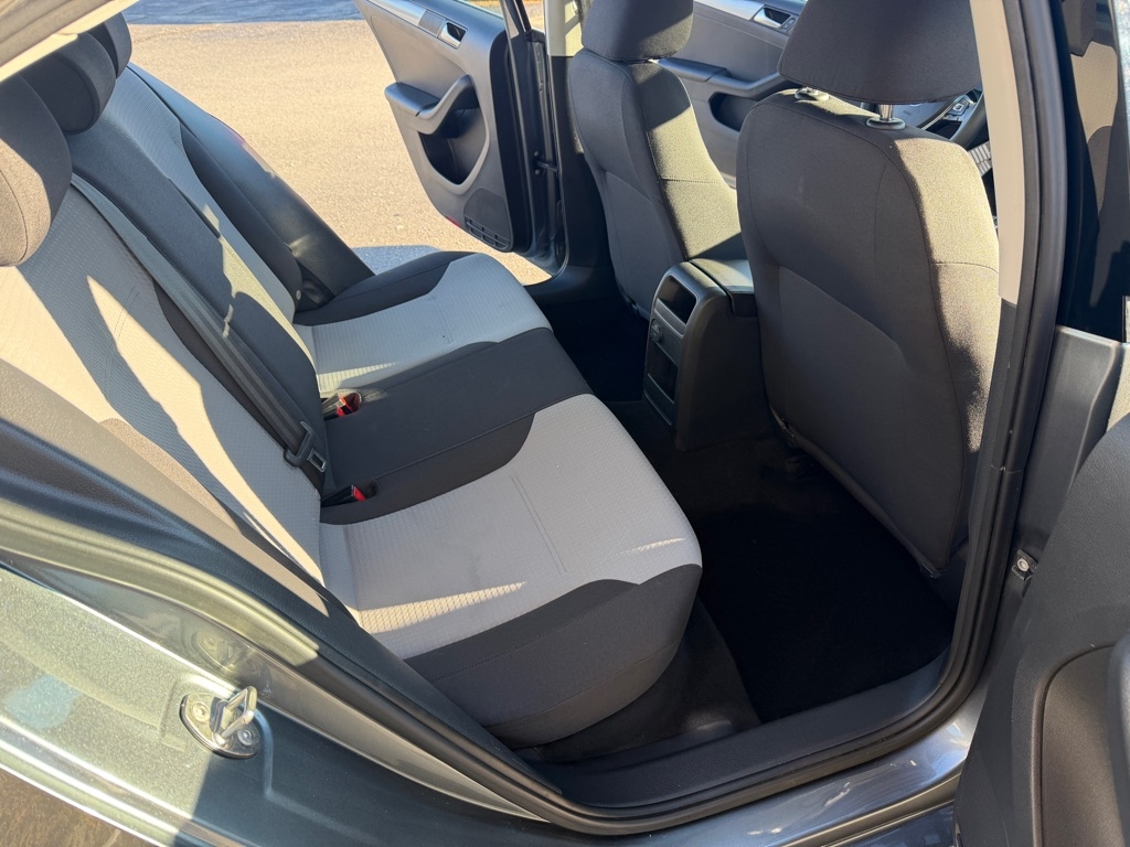 Volkswagen Jetta 1.4T S 6A 2017