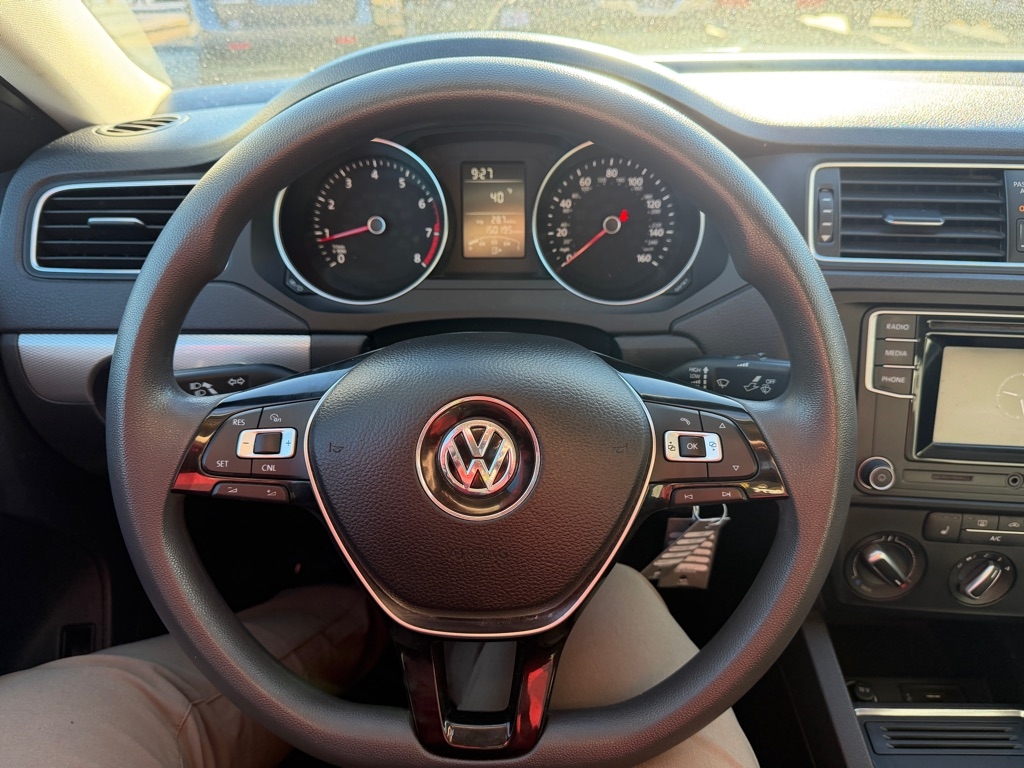 Volkswagen Jetta 1.4T S 6A 2017
