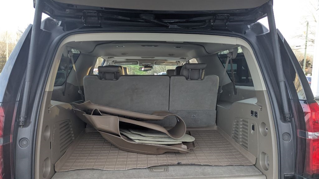 Chevrolet Suburban LT 4WD 2016