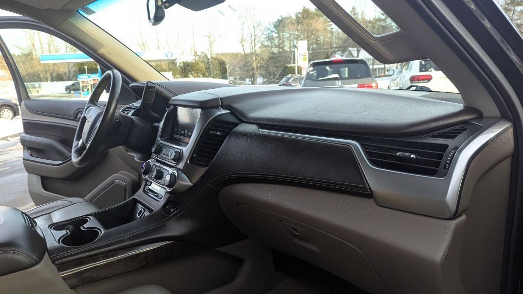 Chevrolet Suburban LT 4WD 2016