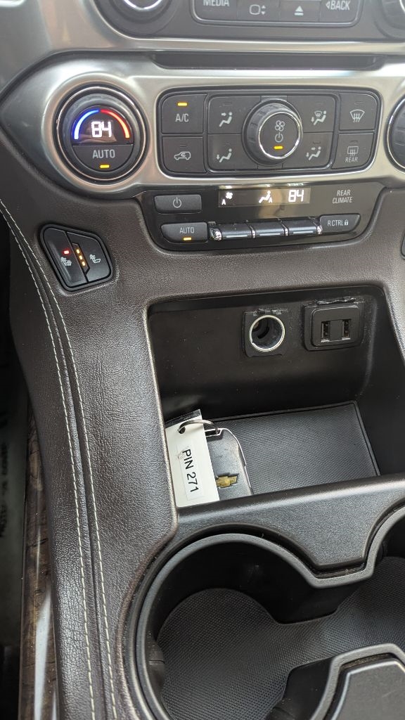 Chevrolet Suburban LT 4WD 2016