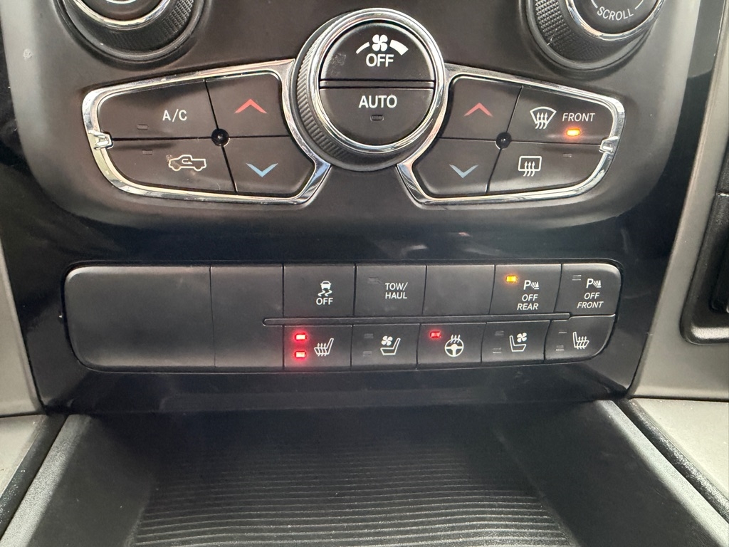 RAM 1500 Sport Quad Cab 4WD 2014