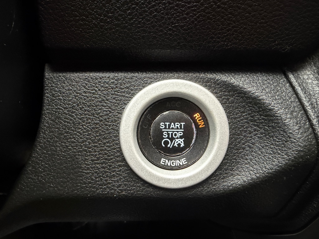 RAM 1500 Sport Quad Cab 4WD 2014