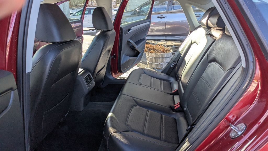 Volkswagen Passat TDI SE 6A w/ Sunroof & Nav 2015