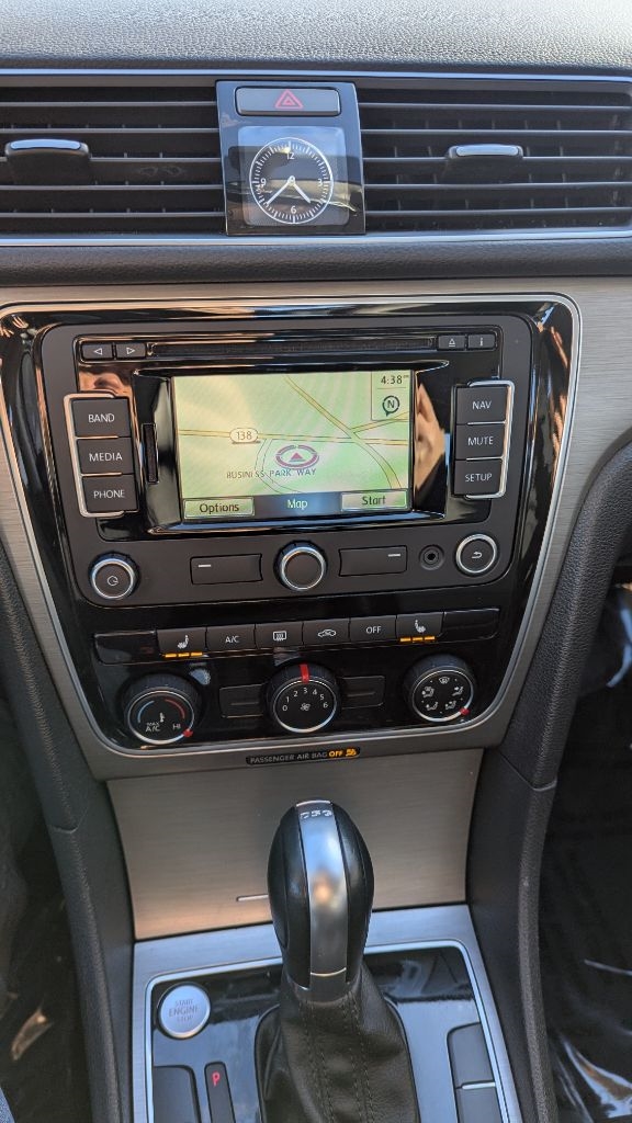 Volkswagen Passat TDI SE 6A w/ Sunroof & Nav 2015