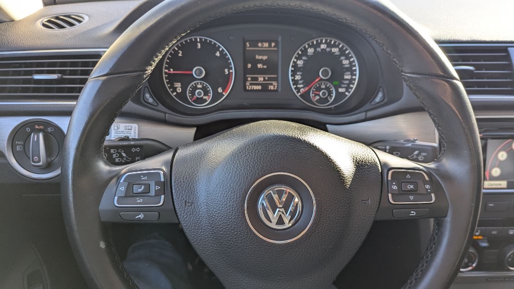 Volkswagen Passat TDI SE 6A w/ Sunroof & Nav 2015