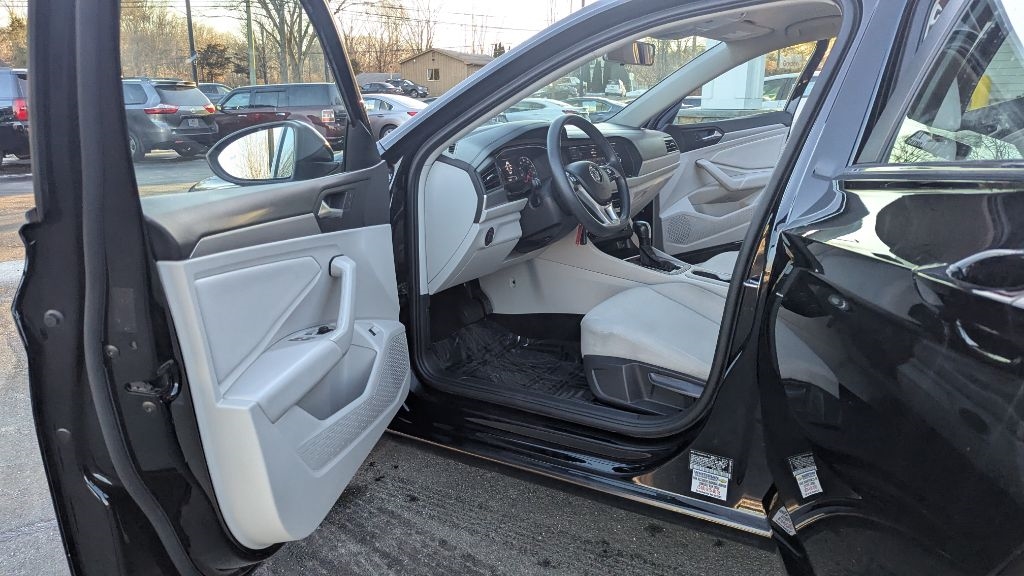 Volkswagen Jetta 1.4T S 8A 2019