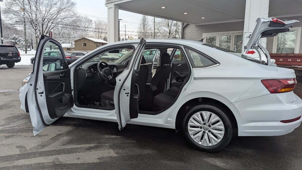 Volkswagen Jetta 1.4T S 6M 2019