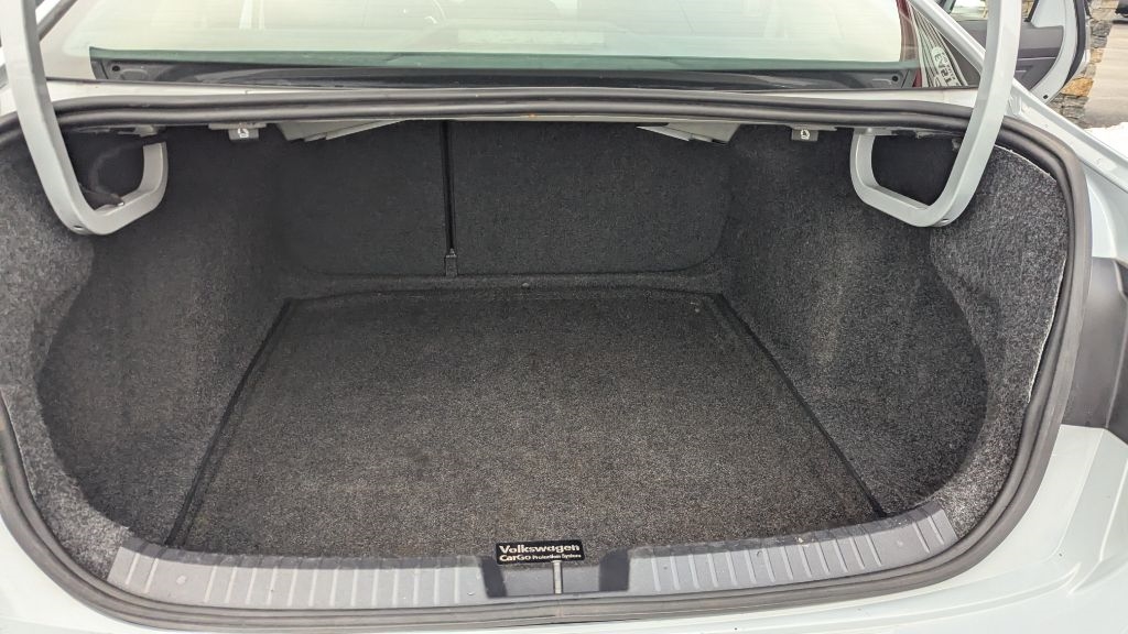 Volkswagen Jetta 1.4T S 6M 2019