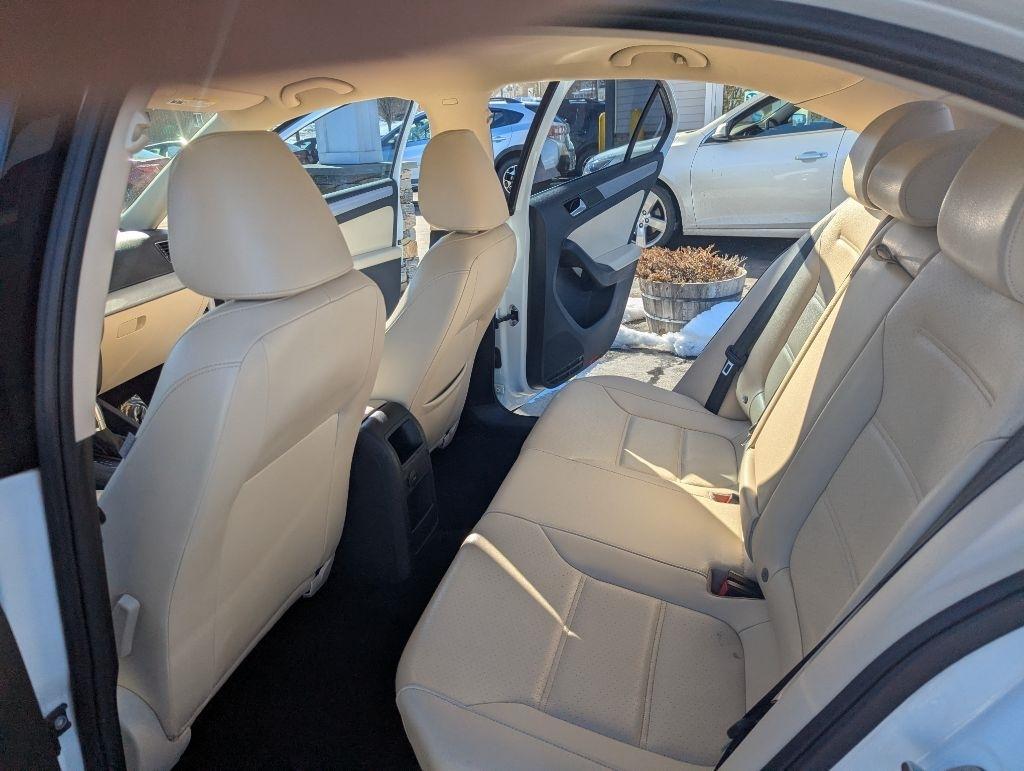 Volkswagen Jetta 1.4T SE 6A 2018