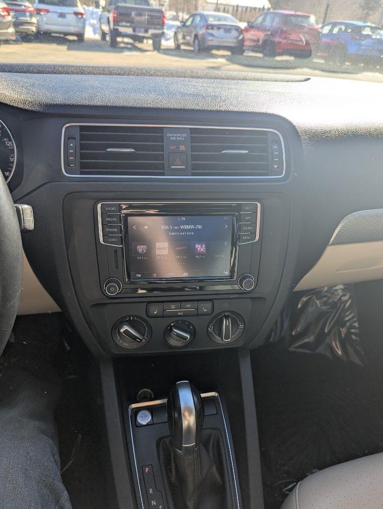 Volkswagen Jetta 1.4T SE 6A 2018