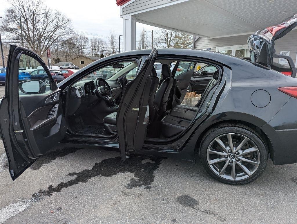 Mazda MAZDA3 s Touring AT 4-Door 2018
