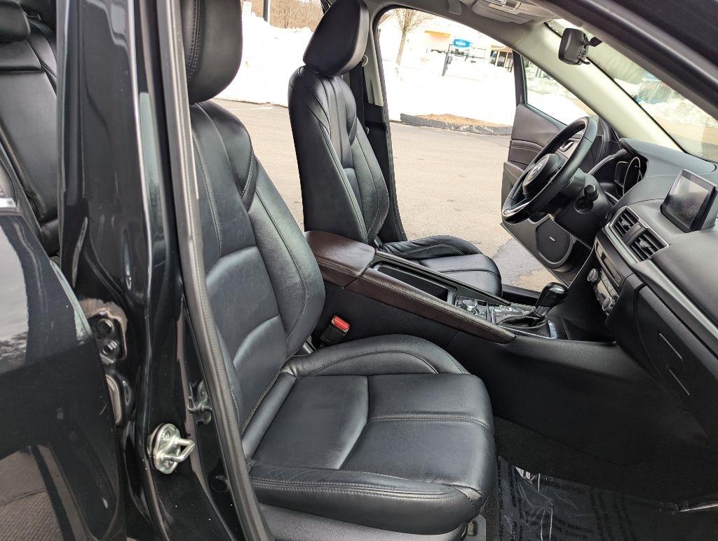 Mazda MAZDA3 s Touring AT 4-Door 2018