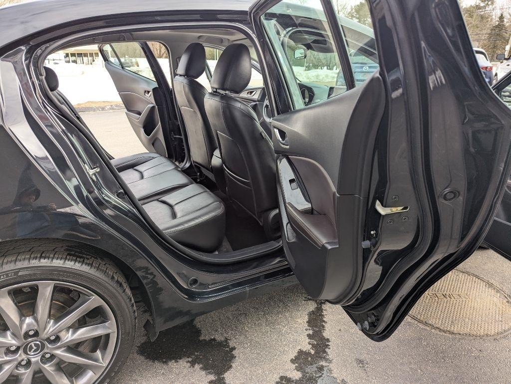 Mazda MAZDA3 s Touring AT 4-Door 2018