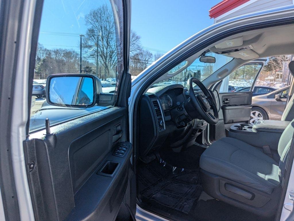 RAM 1500 Tradesman Quad Cab 4WD 2017