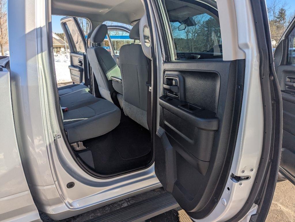 RAM 1500 Tradesman Quad Cab 4WD 2017