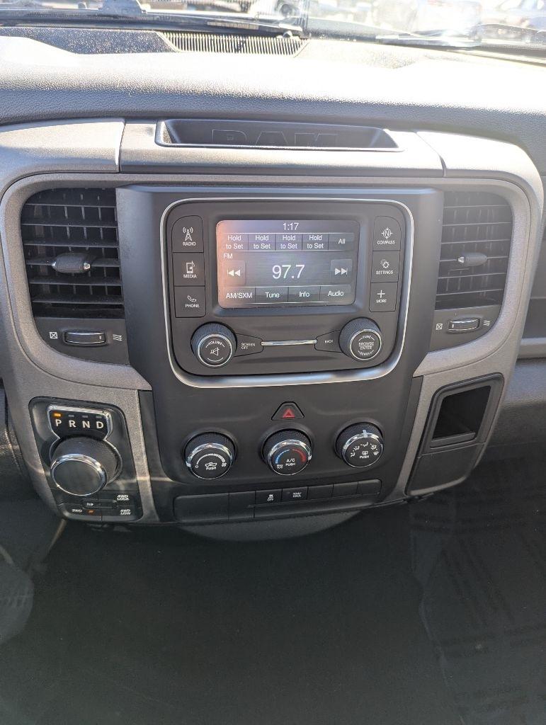 RAM 1500 Tradesman Quad Cab 4WD 2017