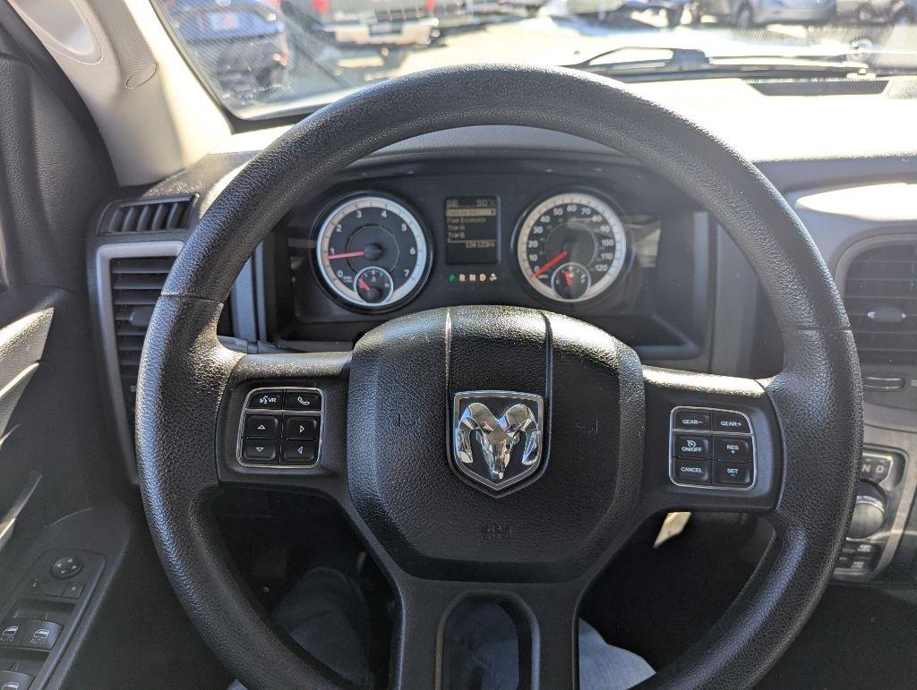 RAM 1500 Tradesman Quad Cab 4WD 2017