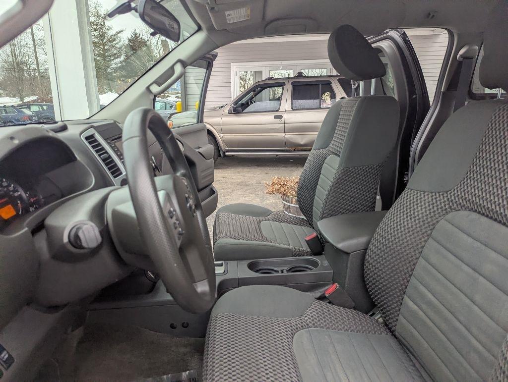 Nissan Frontier S Crew Cab 5AT 4WD 2015