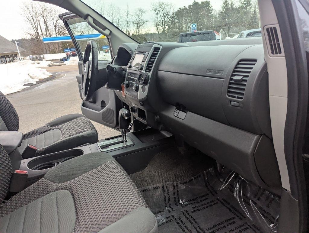 Nissan Frontier S Crew Cab 5AT 4WD 2015