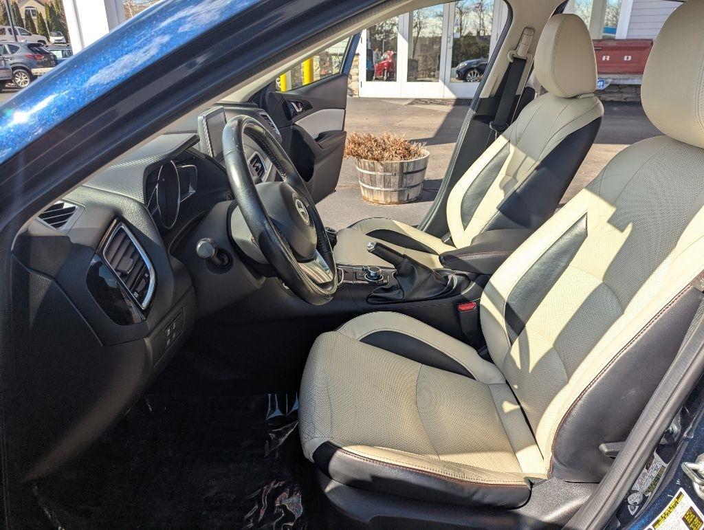 Mazda MAZDA3 s Grand Touring MT 4-Door 2015