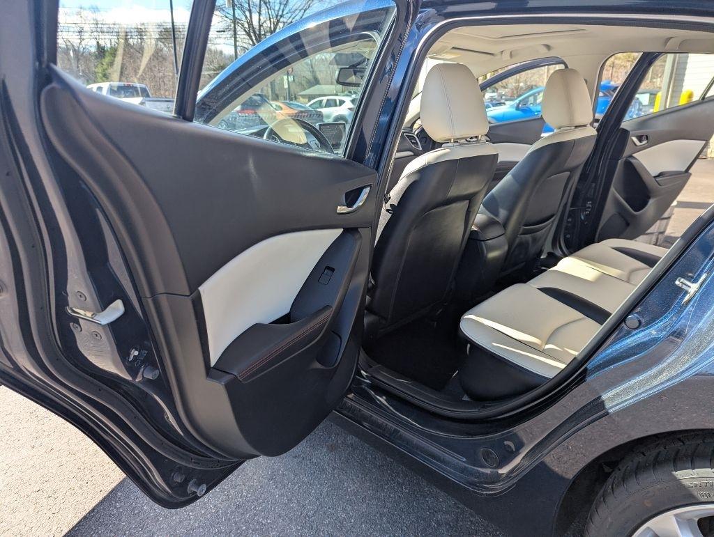 Mazda MAZDA3 s Grand Touring MT 4-Door 2015